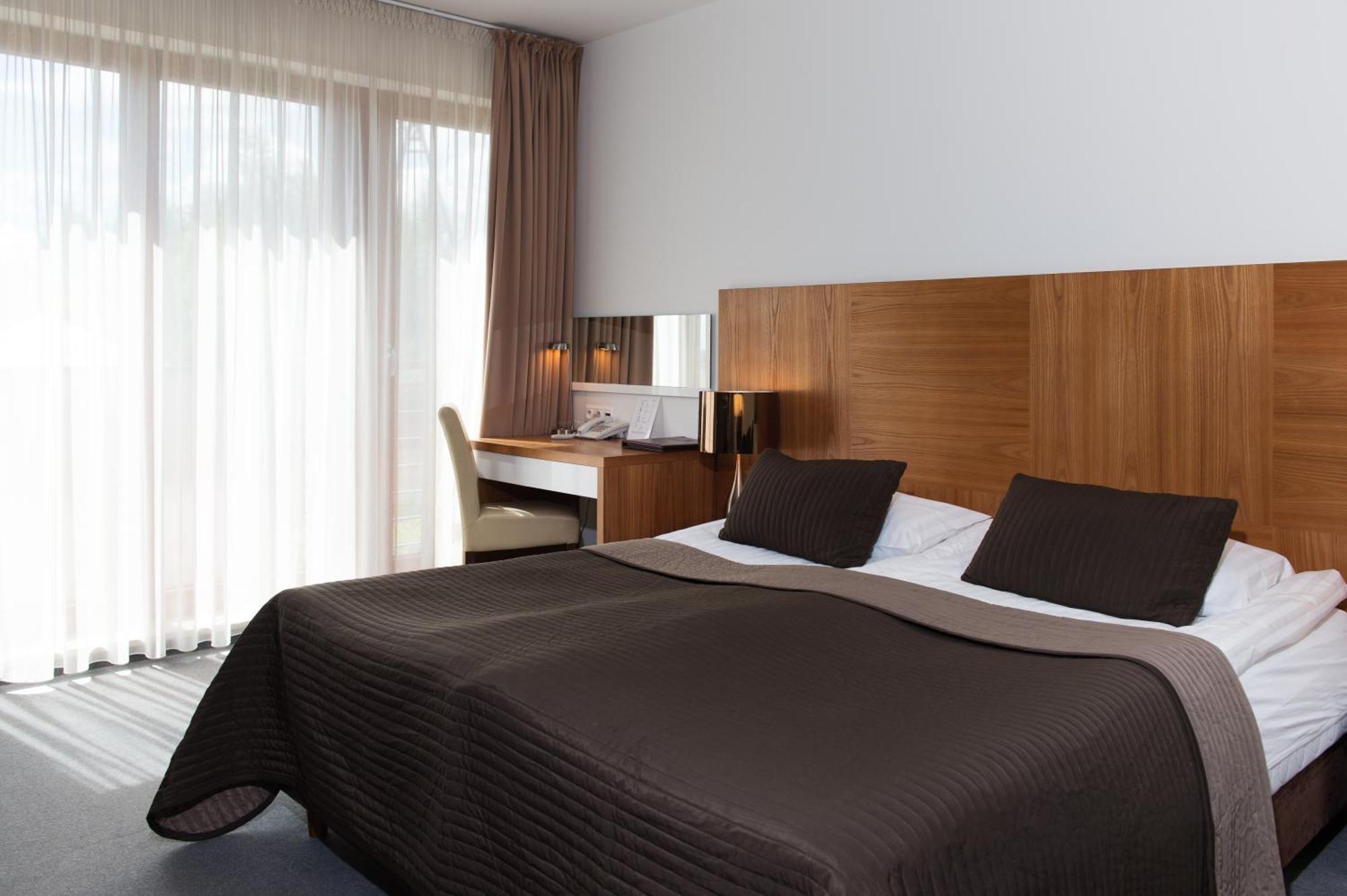 Bazuny Hotel&Spa كوشتيجينا المظهر الخارجي الصورة